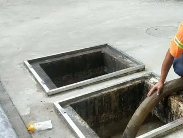 船山化粪池清理